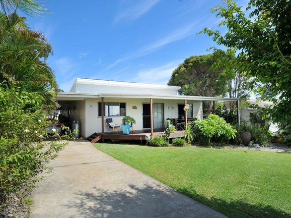 37 Arrawarra Road, Arrawarra Headland NSW 2456