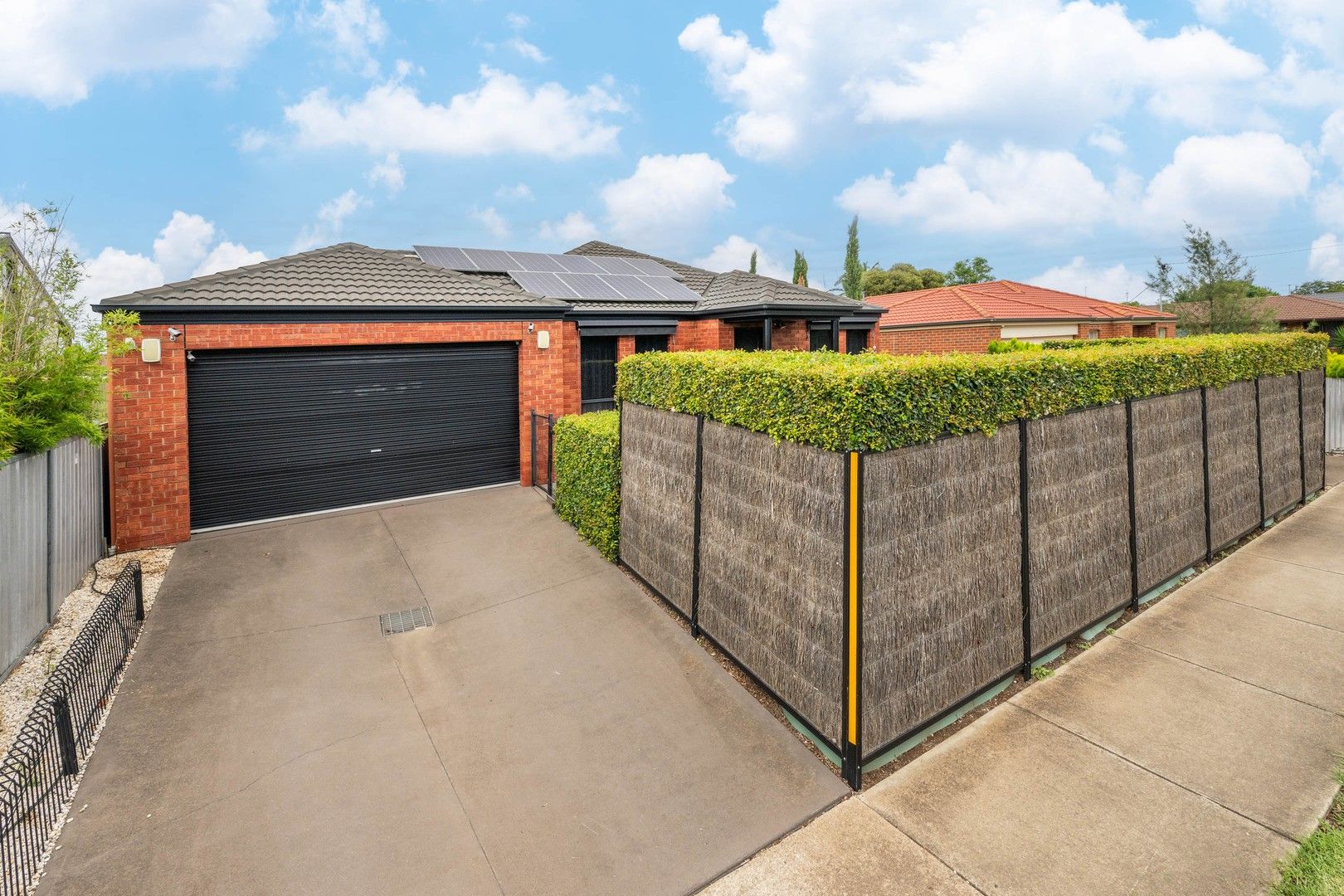 2 bedrooms Townhouse in 1/24 Brauman Street SHEPPARTON VIC, 3630