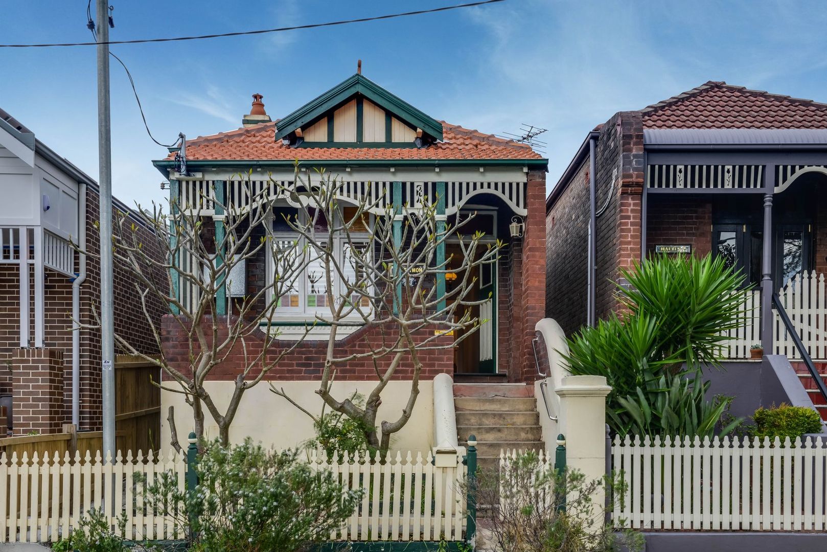 15 Bayview Crescent, Annandale Property History & Address Research