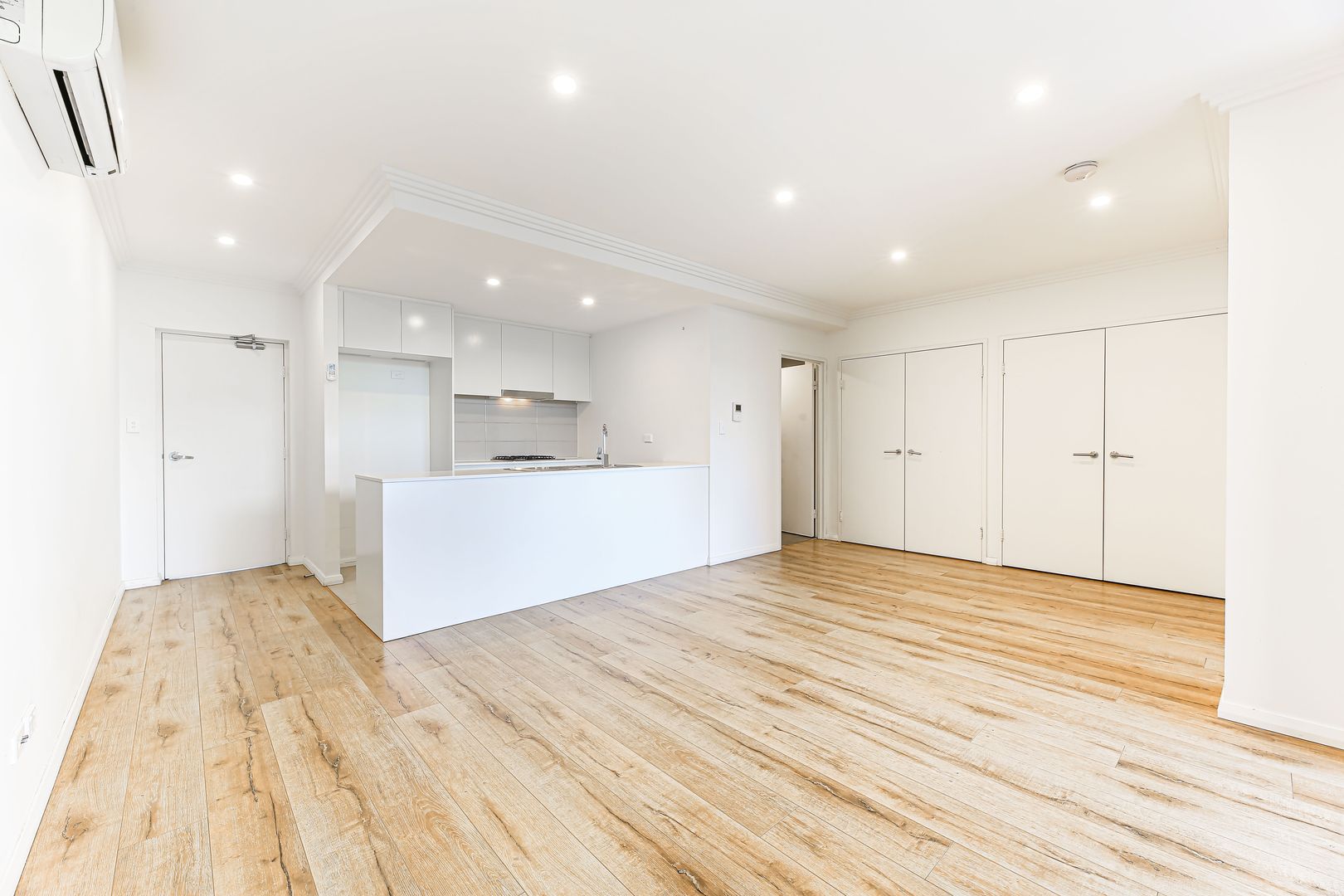 1 bedrooms Apartment / Unit / Flat in 403/94-96 Railway Terrace MERRYLANDS NSW, 2160