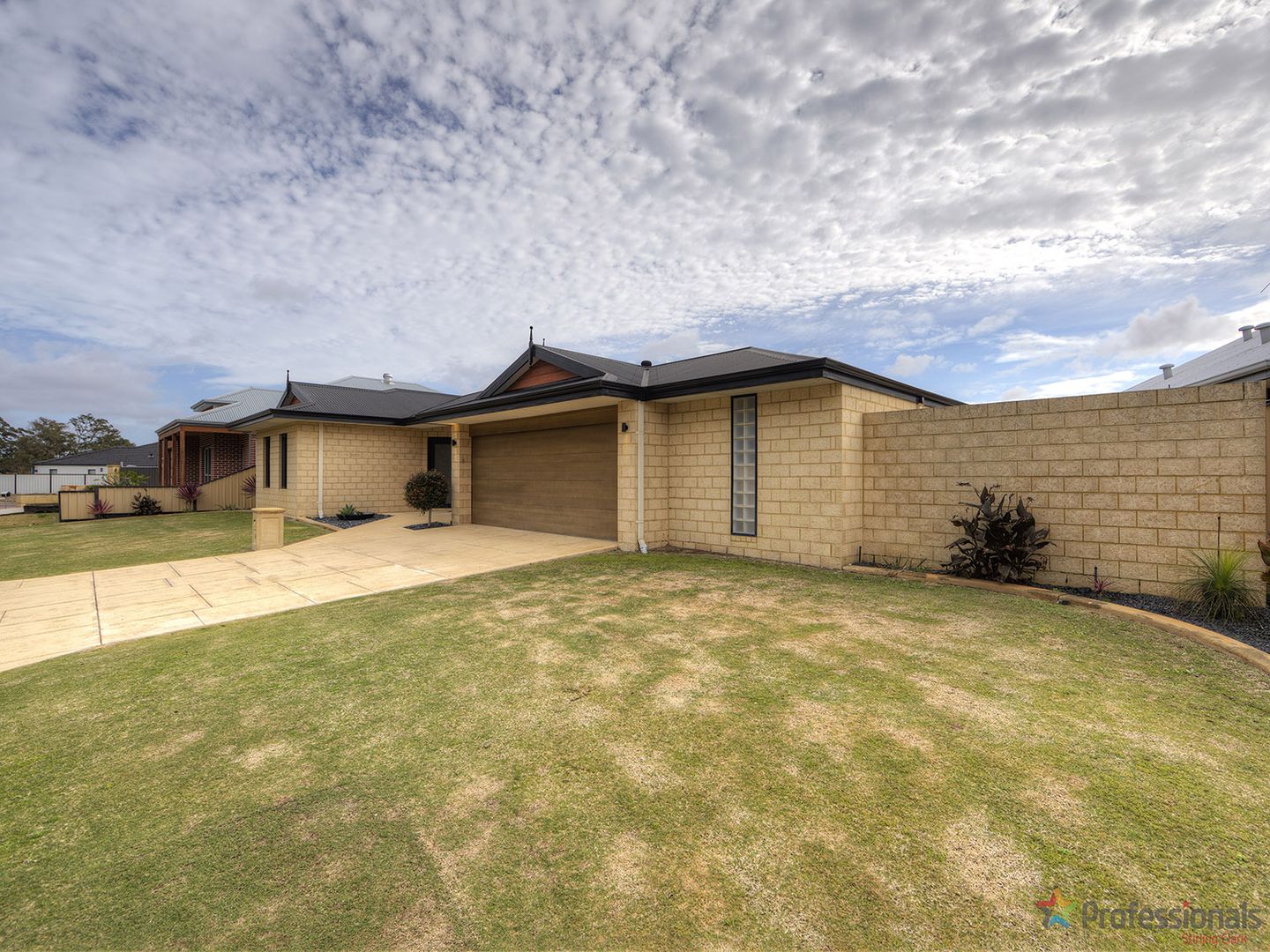 14 Carbine Drive, Wattle Grove WA 6107, Image 2