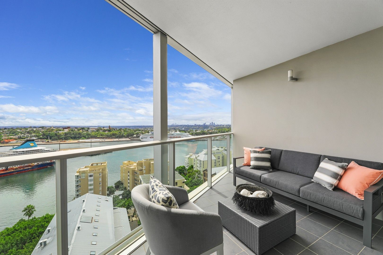 2 bedrooms Apartment / Unit / Flat in 1405/45 Bowman Street PYRMONT NSW, 2009