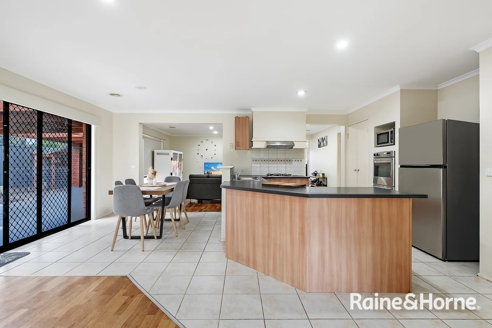 Additional image 5 of 213 Monahans Road, Cranbourne West VIC 3977