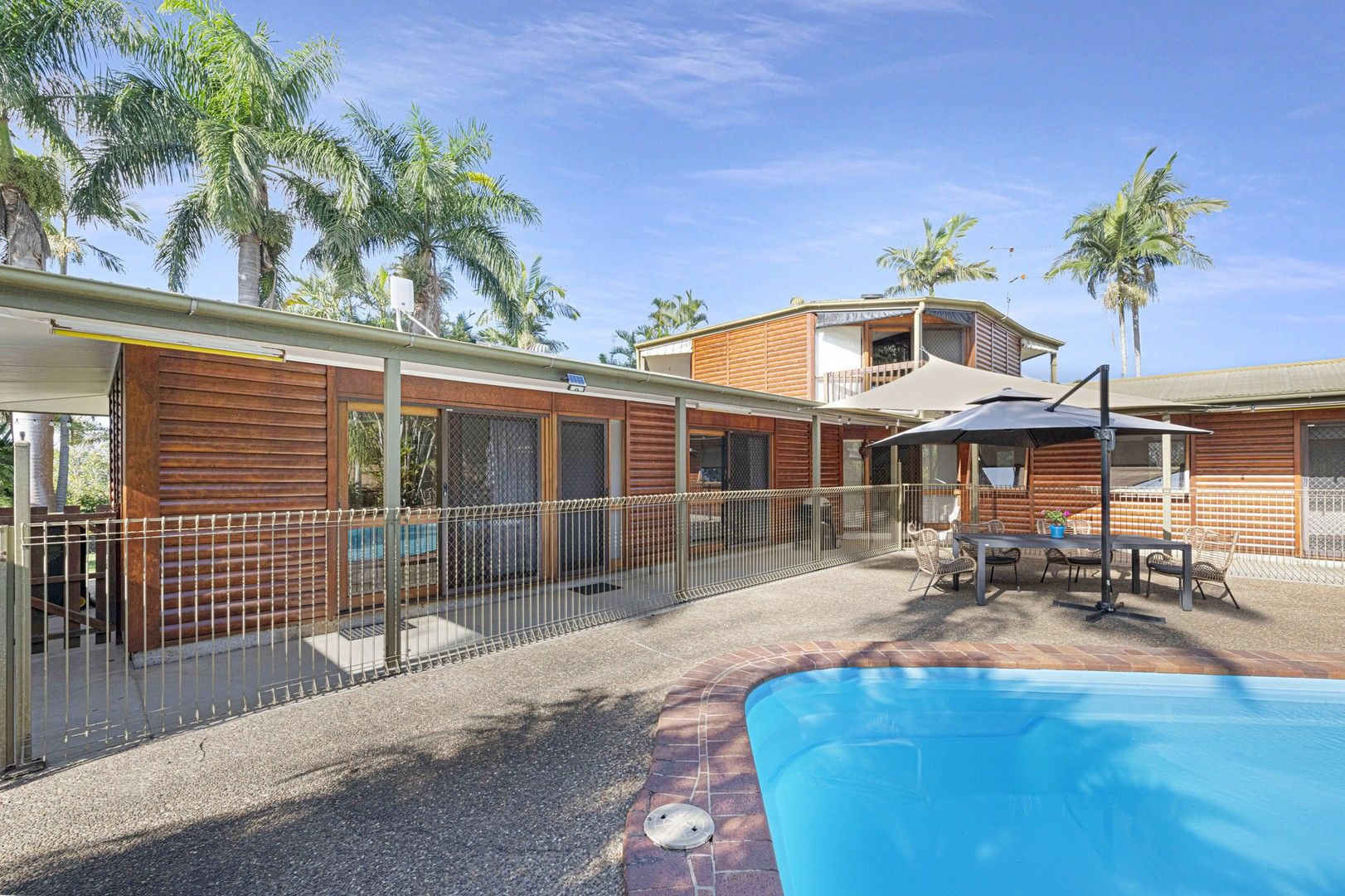 7 bedrooms House in 24 Mullers Road AVONDALE QLD, 4670