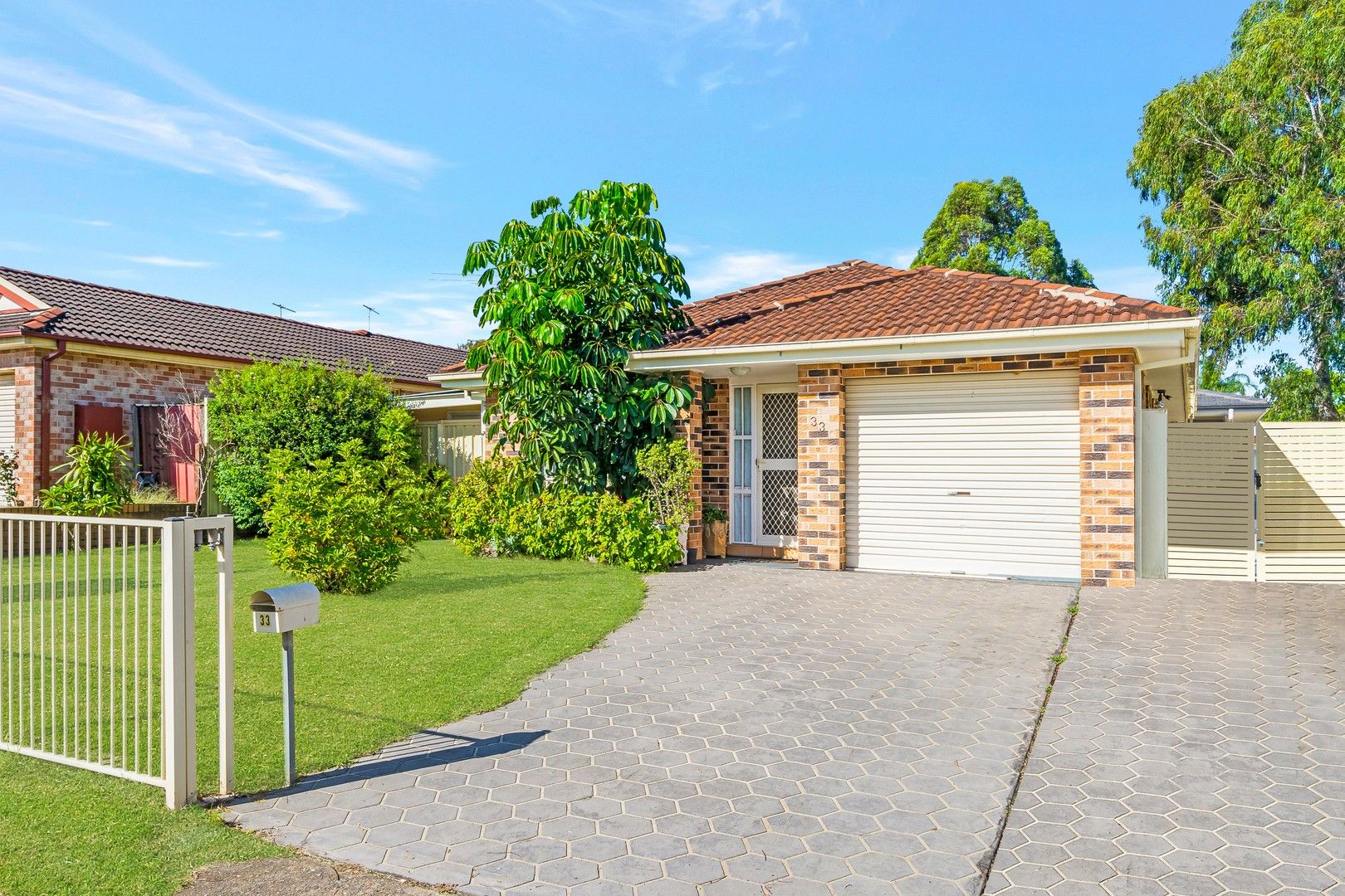 4 bedrooms House in 33 FALCON CCT GREEN VALLEY NSW, 2168