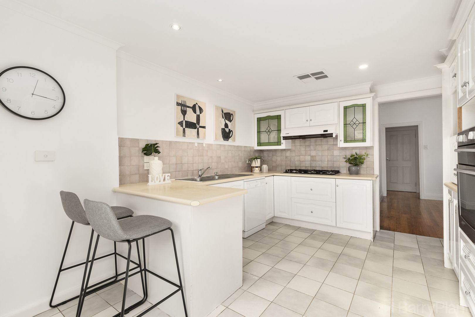 1/5 Ferris Avenue, Mitcham VIC 3132, Image 2