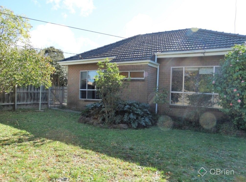 3 bedrooms Apartment / Unit / Flat in 1/3 Sinclair Road BAYSWATER VIC, 3153