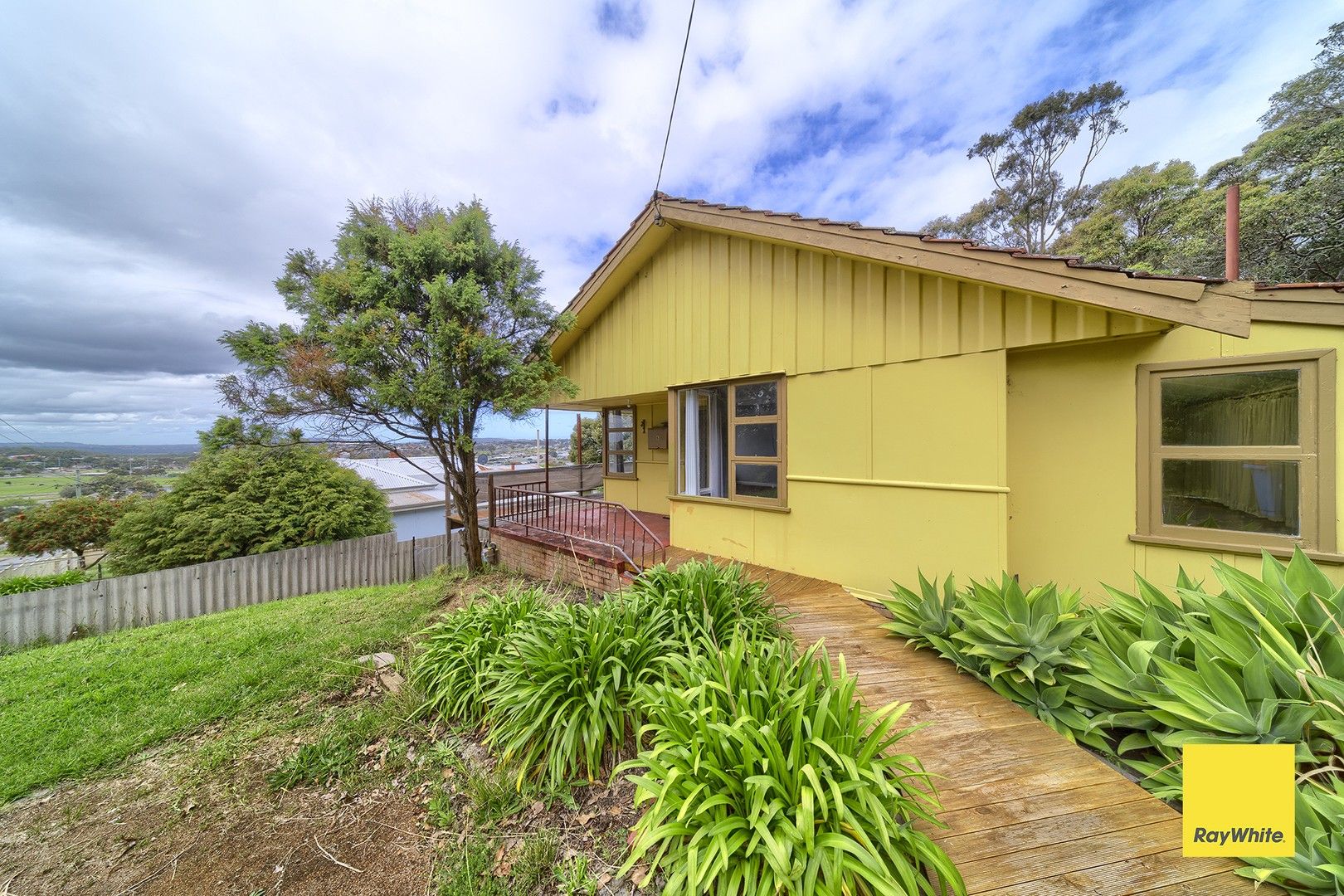 3 bedrooms House in 6 Wellington Street MOUNT MELVILLE WA, 6330