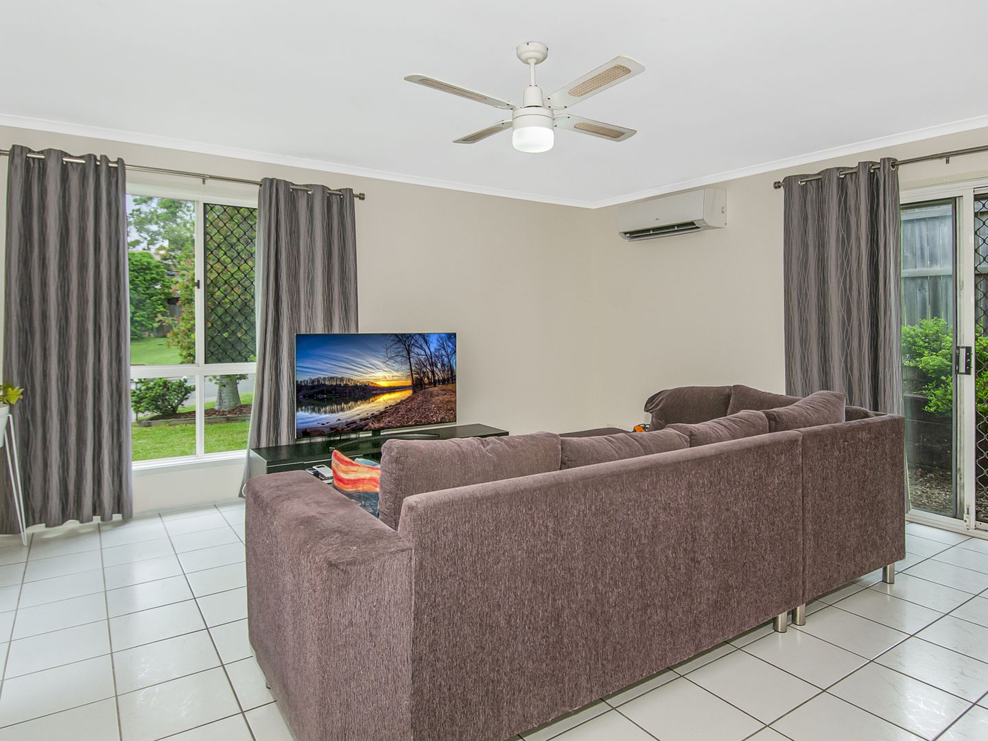 20 Copperfield Drive, Eagleby QLD 4207, Image 2