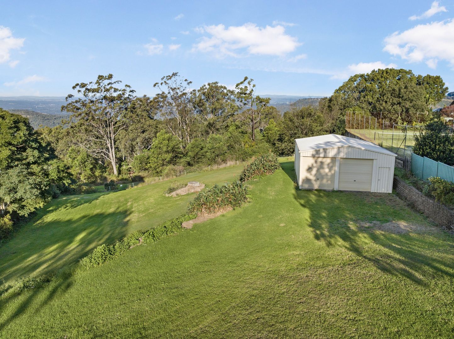 11 Scenic Cres, Blue Mountain Heights QLD 4350, Image 1