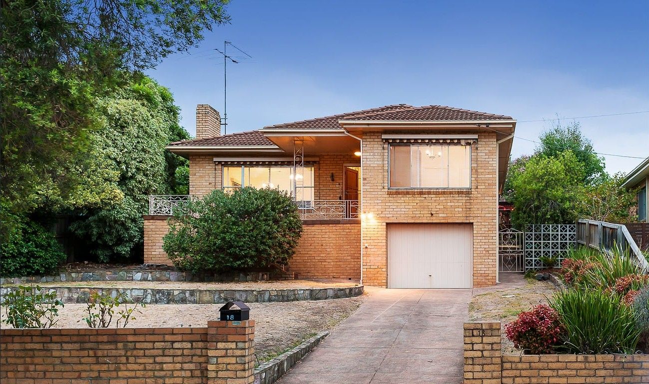 3 bedrooms House in 18 Borlase Street YALLAMBIE VIC, 3085