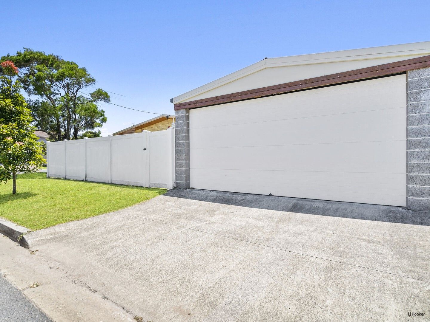 3 bedrooms House in 48 Fifth Avenue PALM BEACH QLD, 4221
