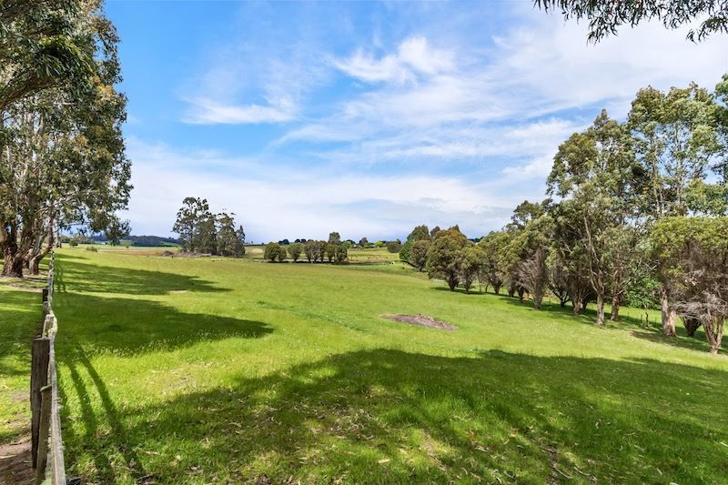 8 Reeves Road, Lower Barrington TAS 7306, Image 2