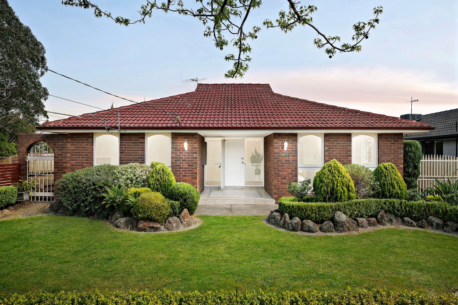 4 bedrooms House in 25 Holly Green Drive WHEELERS HILL VIC, 3150
