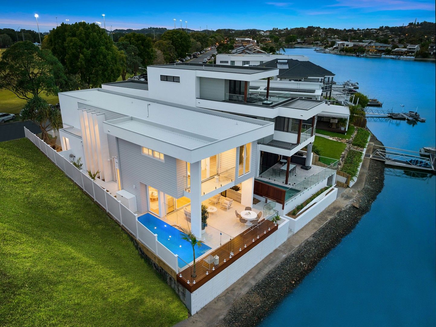 4 bedrooms House in 82 Melaleuca Drive PALM BEACH QLD, 4221