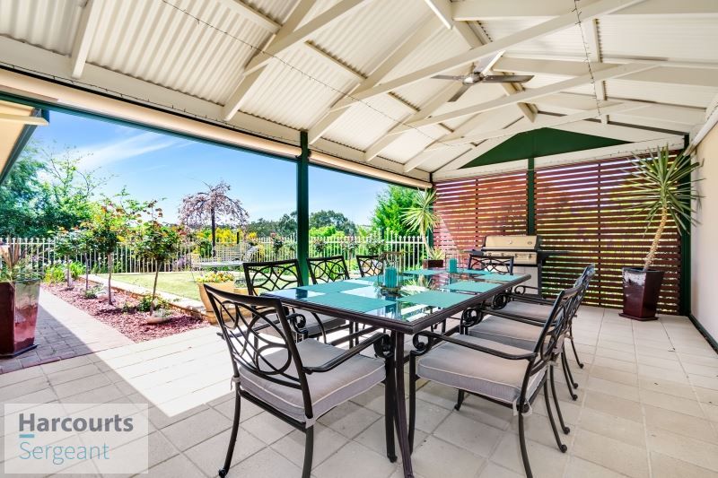 8 Trenoweth Close, Greenwith SA 5125, Image 2