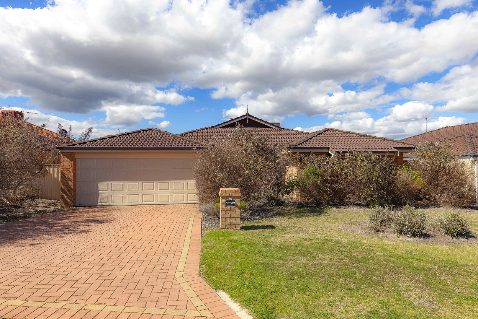 16 Bethwyn Cct, Madeley WA 6065, Image 0