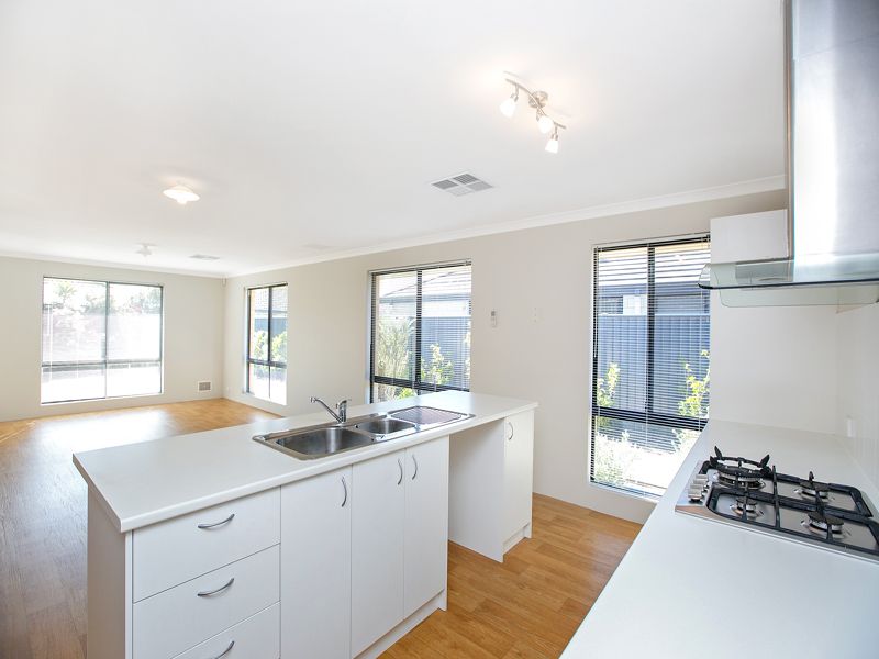 3 bedrooms House in 56 Macadamia Avenue BALDIVIS WA, 6171