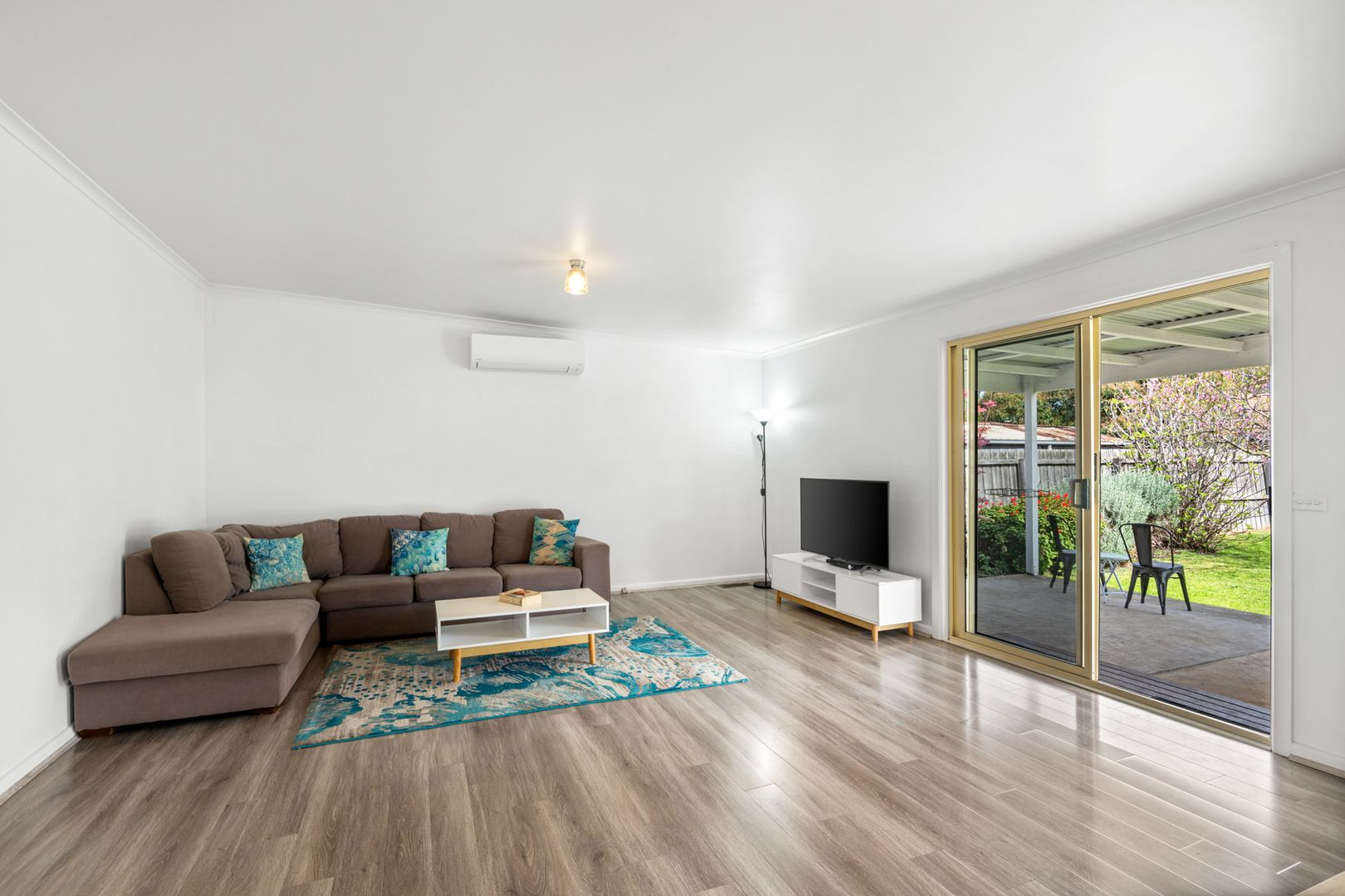 33 Seabeach Parade, North Shore VIC 3214, Image 2