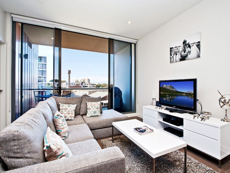 2 bedrooms Apartment / Unit / Flat in 37/1 Thread Lane WATERLOO NSW, 2017