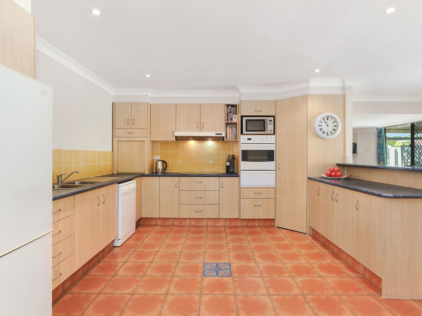 59 Open Drive, Arundel QLD 4214, Image 2