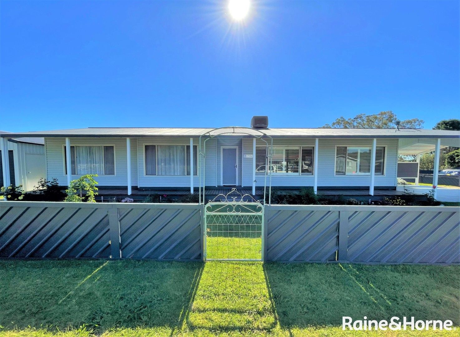 4 bedrooms House in 2 Kennedy Street COLLINGULLIE NSW, 2650