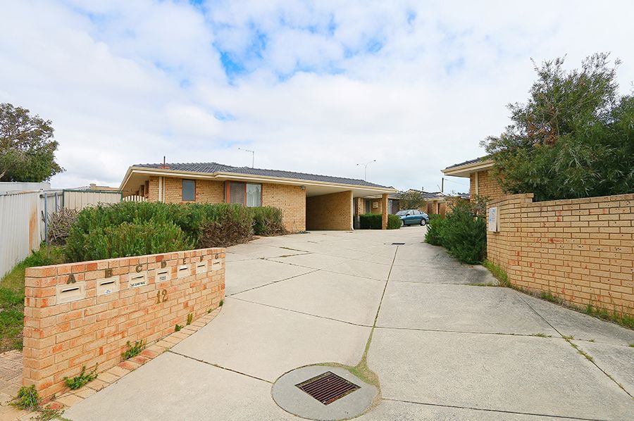 4 bedrooms Villa in 12G Green Court KARDINYA WA, 6163