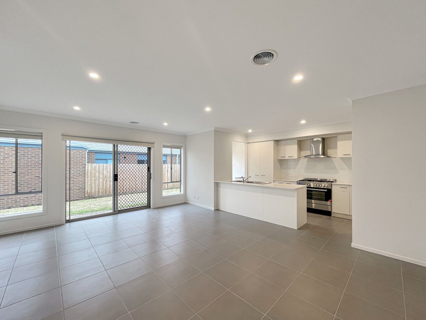 4 bedrooms House in 24-26 Massey Crescent CURLEWIS VIC, 3222