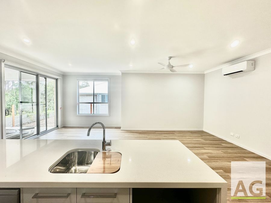 4 bedrooms House in 10 Maslin Close RED HEAD NSW, 2430