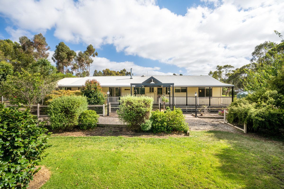 3 bedrooms House in 111 Barker Street TEESDALE VIC, 3328