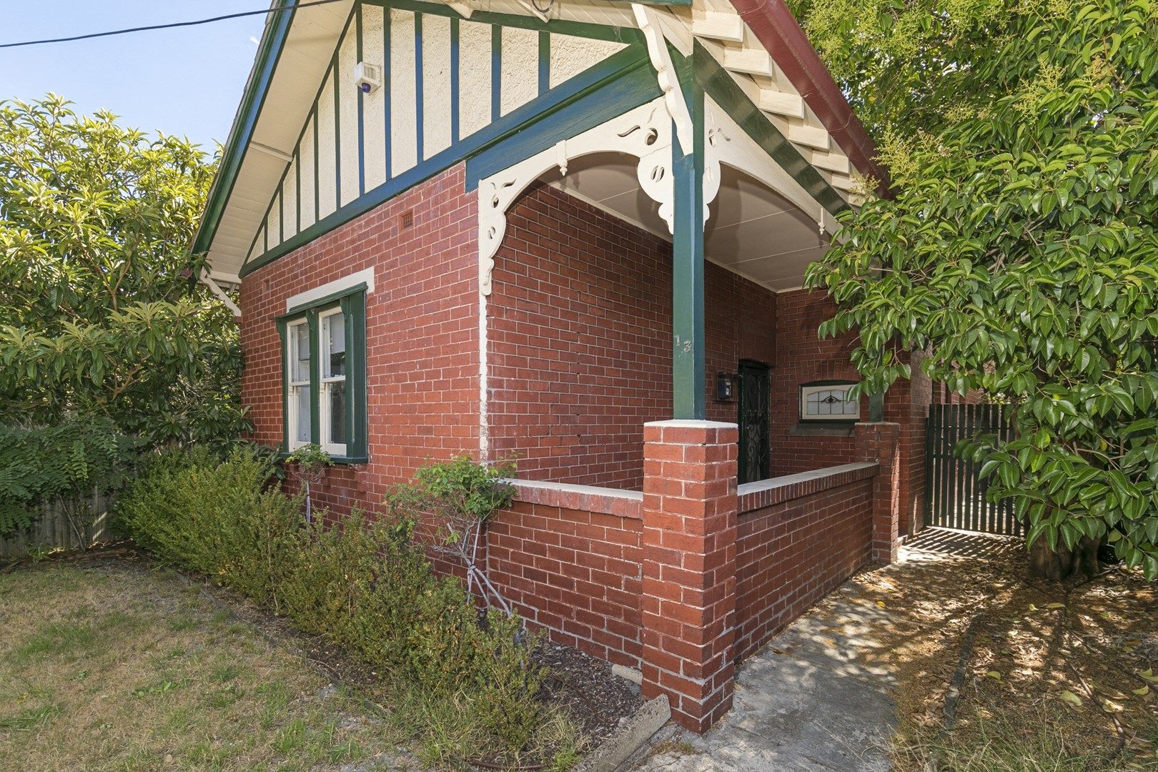 2 bedrooms House in 13 Derby Parade CAULFIELD NORTH VIC, 3161