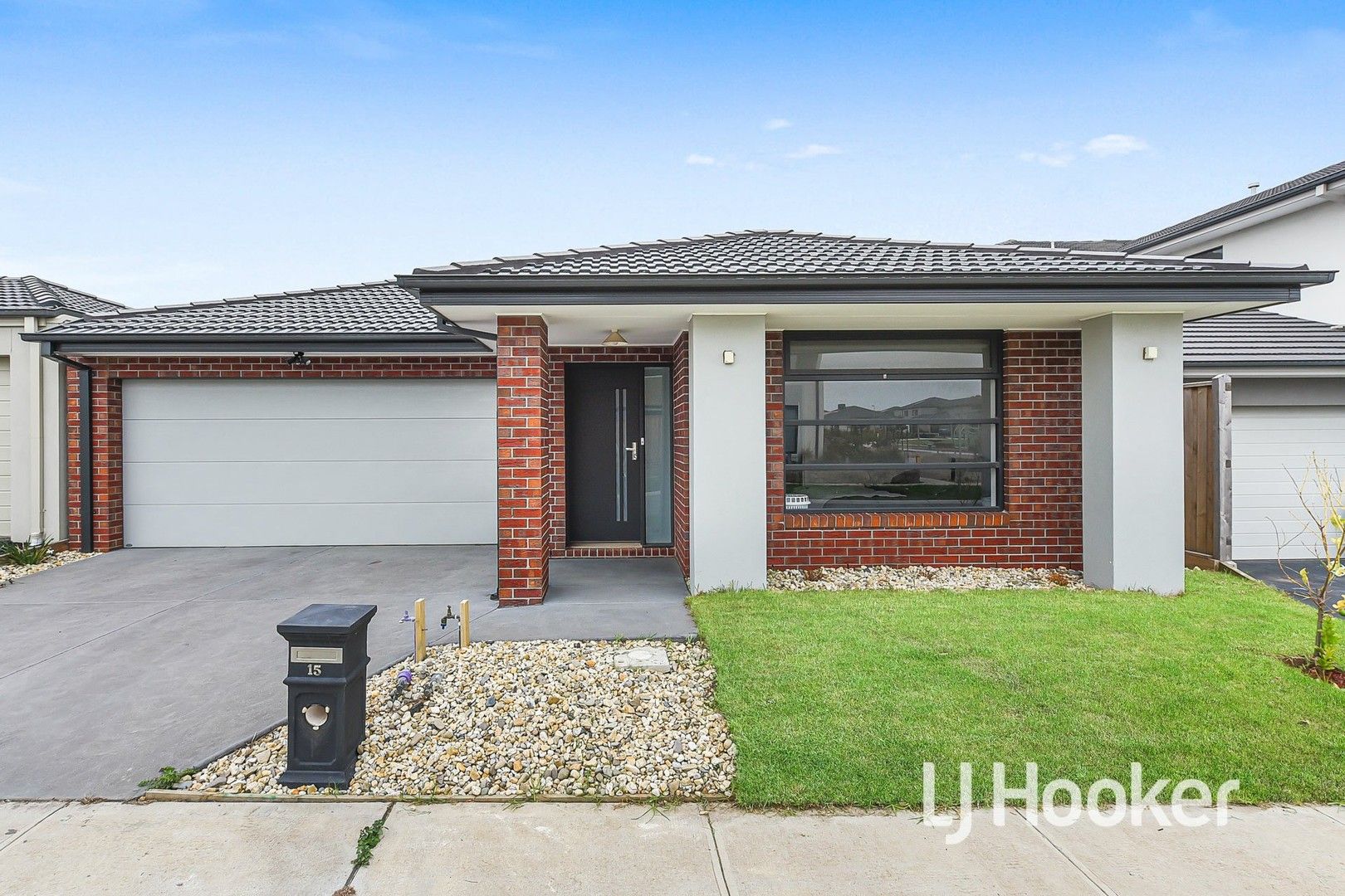 15 Landsdowne Avenue, Clyde North VIC 3978, Image 0