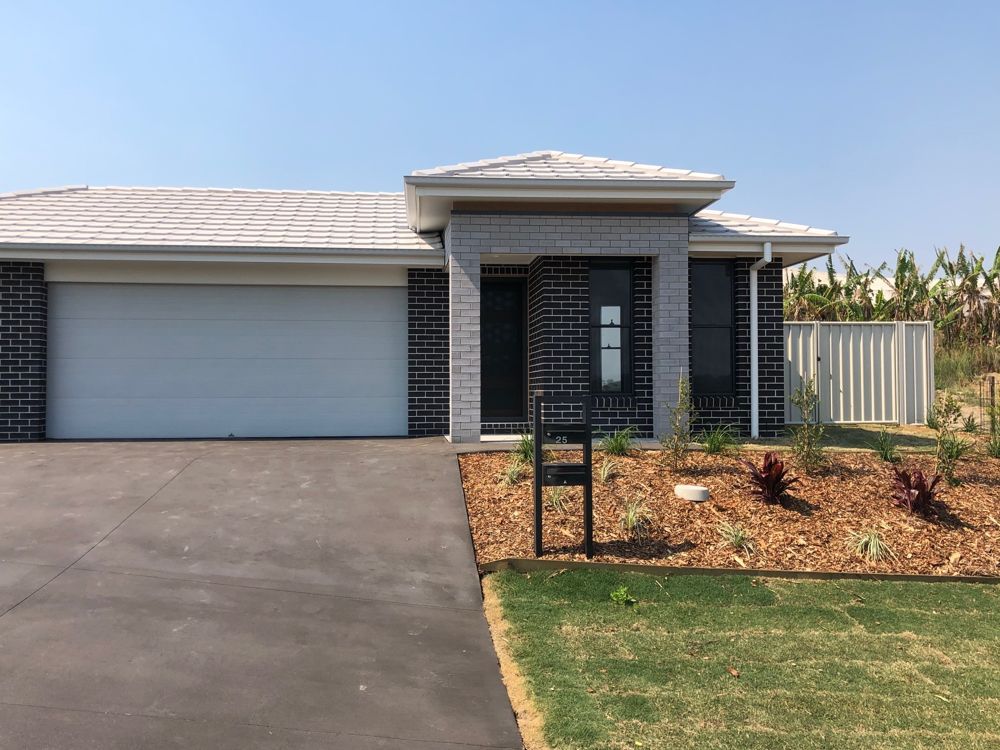 4 bedrooms House in 25 Gita Place WOOLGOOLGA NSW, 2456