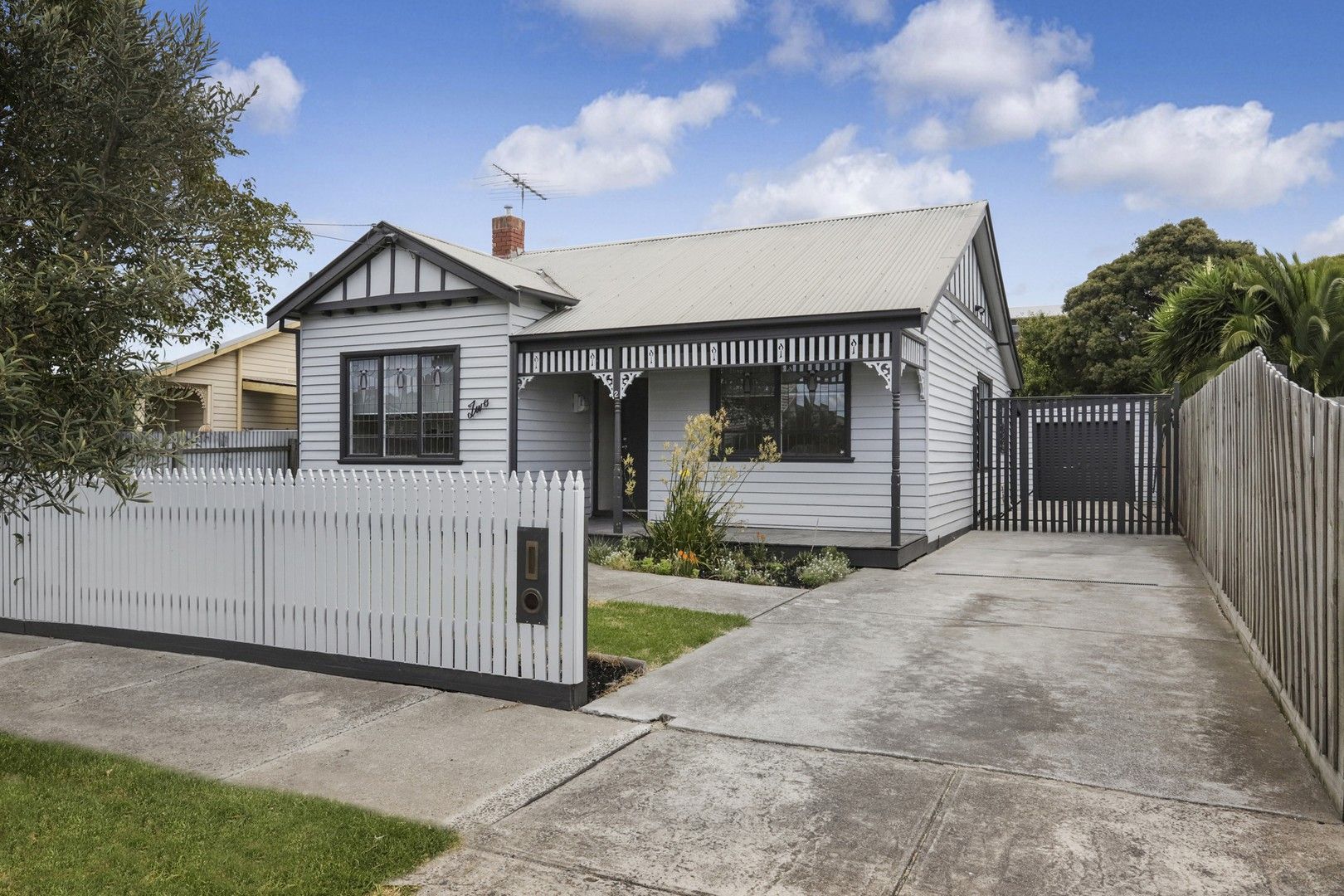 2 Hartley Avenue, West Footscray Property History & Address Research