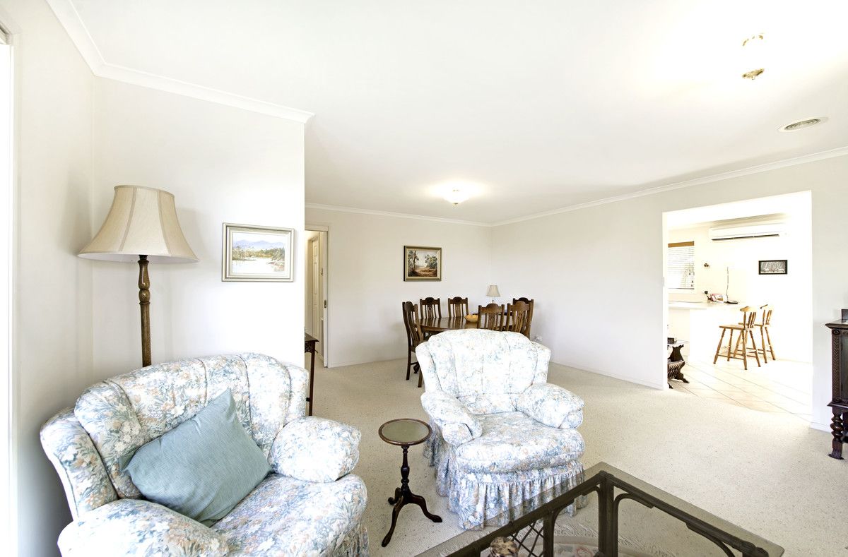 2/15 Barrington Crescent, Amaroo ACT 2914, Image 2