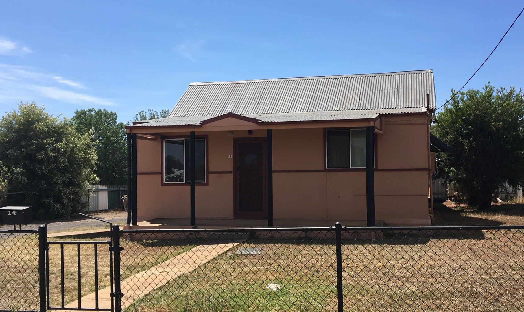 2 bedrooms House in 14 SAMUEL STREET WELLINGTON NSW, 2820