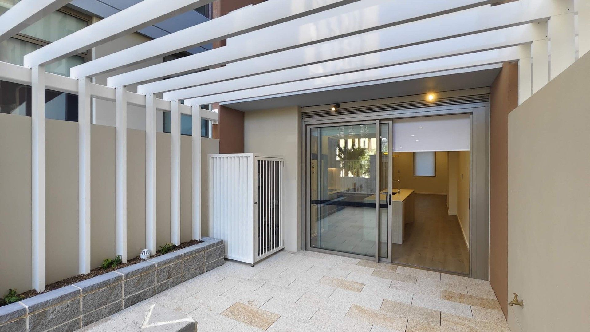4 bedrooms Terrace in 12 Sandstone Crescent MACQUARIE PARK NSW, 2113