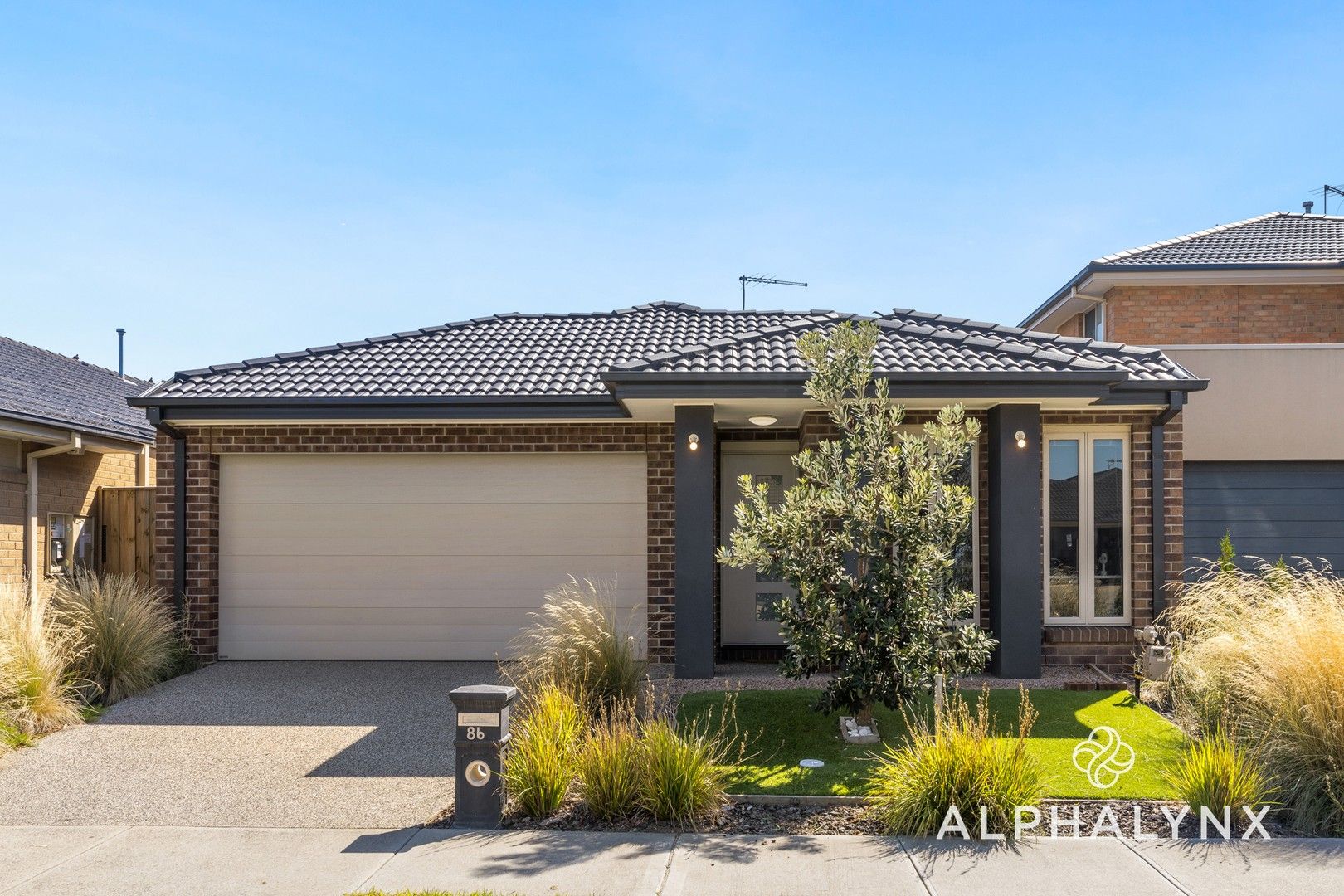 3 bedrooms House in 86 Grassbird Drive POINT COOK VIC, 3030