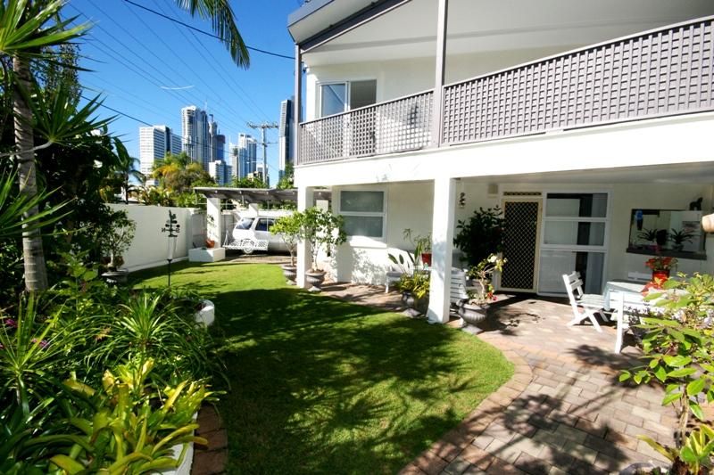 1/60 Stanhill Drive, CHEVRON ISLAND QLD 4217, Image 0