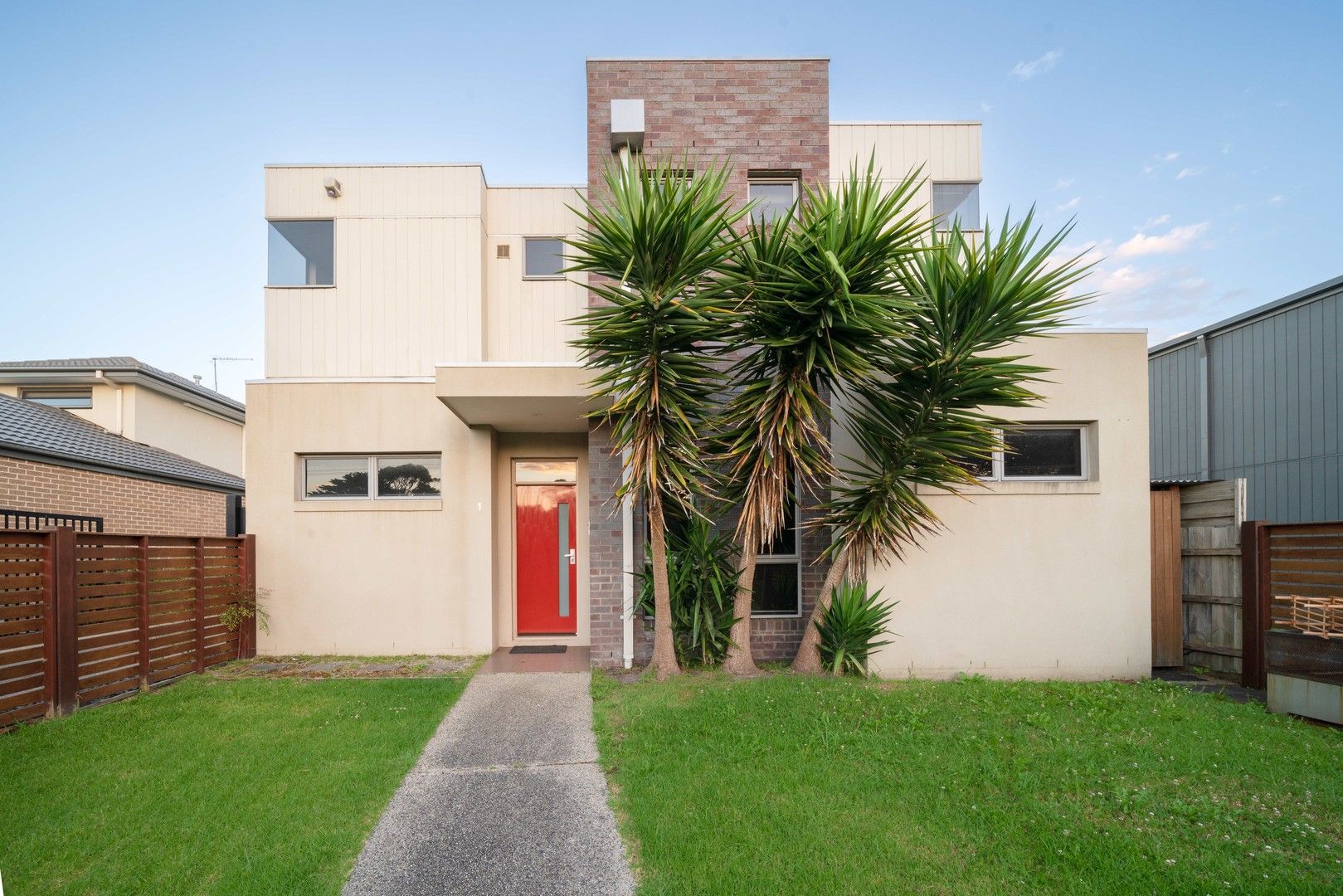3 bedrooms Townhouse in 1/85 Dromana Parade SAFETY BEACH VIC, 3936