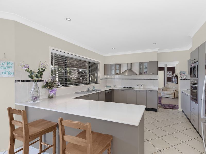 5A Carlyon Street, Killarney Vale NSW 2261, Image 2