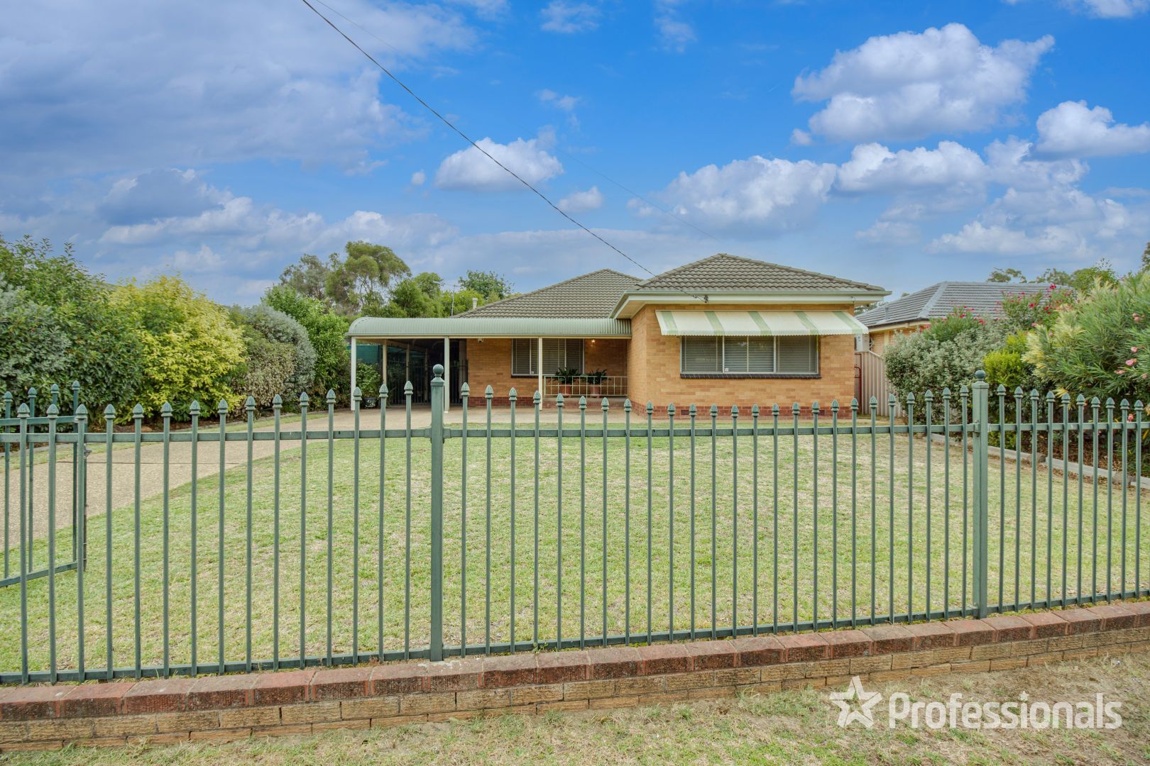 11 Higgins Avenue, Wagga Wagga NSW 2650, Image 1