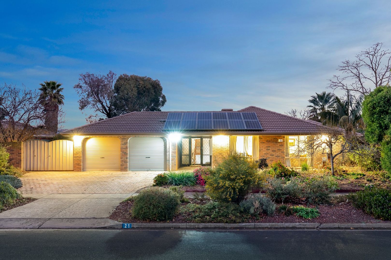 21 St Andrews Drive, Werribee Property History & Address Research