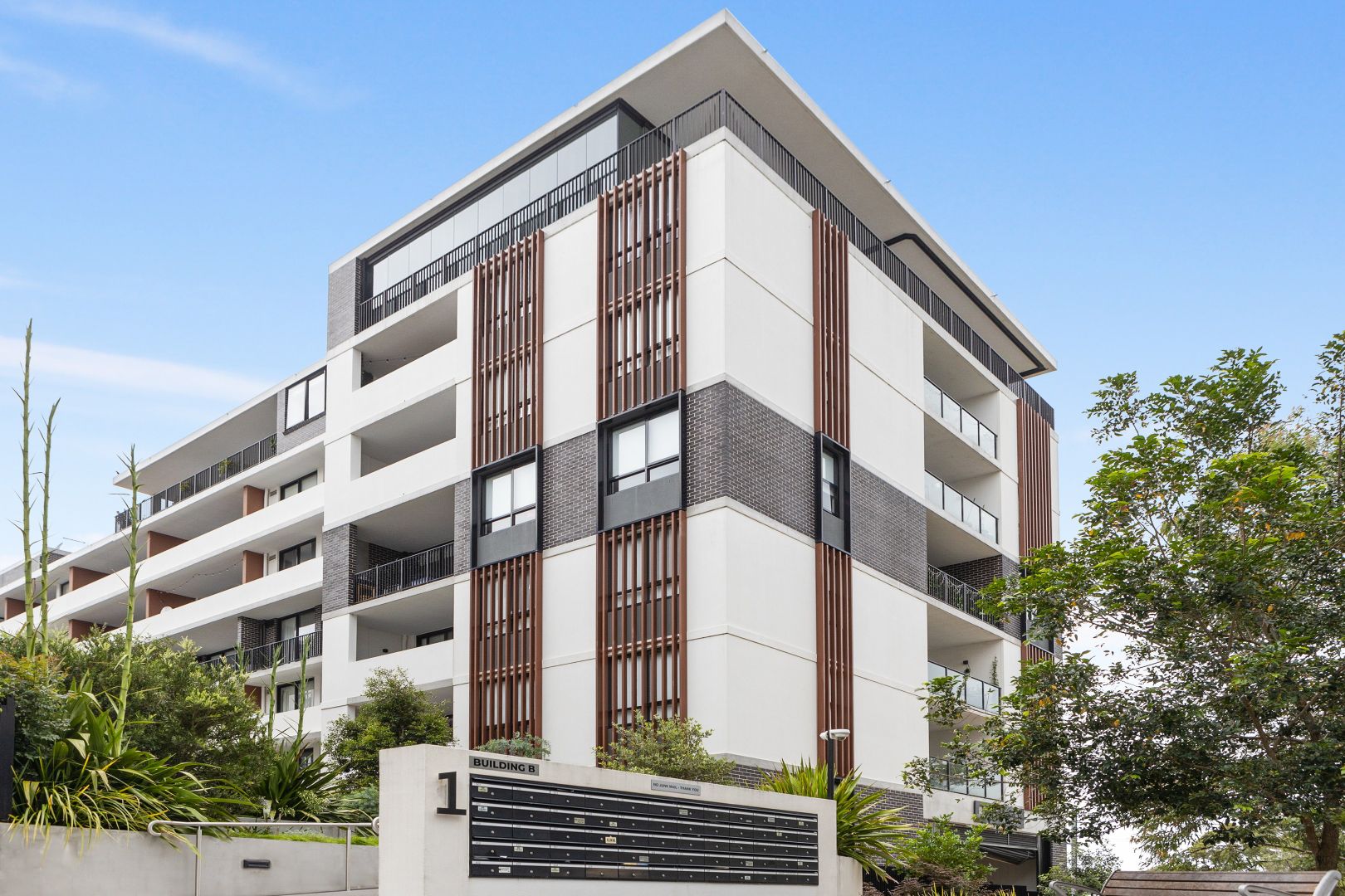 609/1 Pinnacle Street, Miranda NSW 2228, Image 2