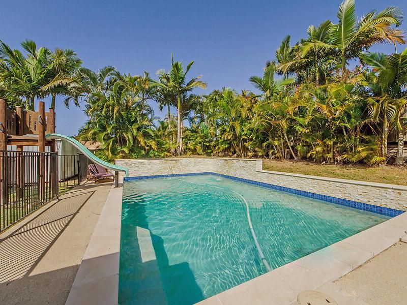 4 bedrooms House in 102 Glen Eagles Drive ROBINA QLD, 4226