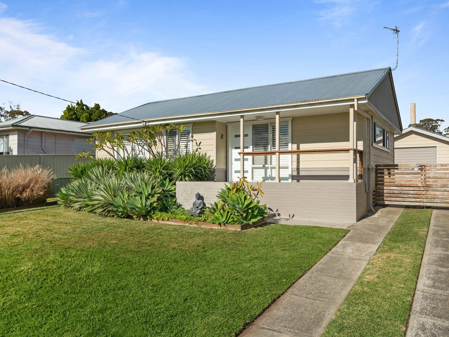 33 Spencer Road, Mannering Park NSW 2259, Image 0