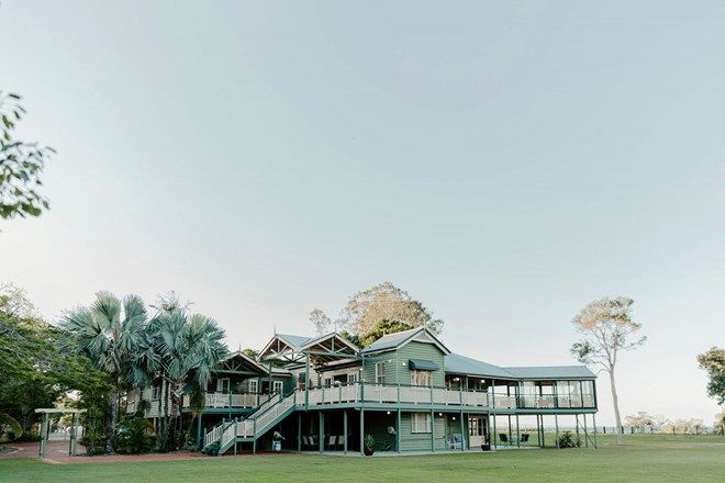 Picture of 1587 Nudgee Road, NUDGEE BEACH QLD 4014