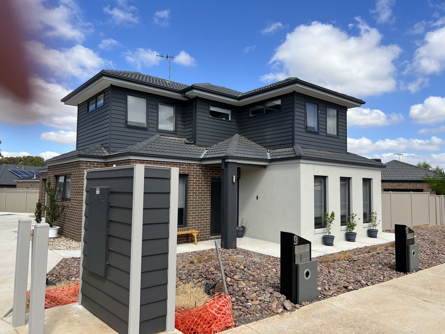 3 bedrooms Townhouse in 11 Stephanie Way HARKNESS VIC, 3337