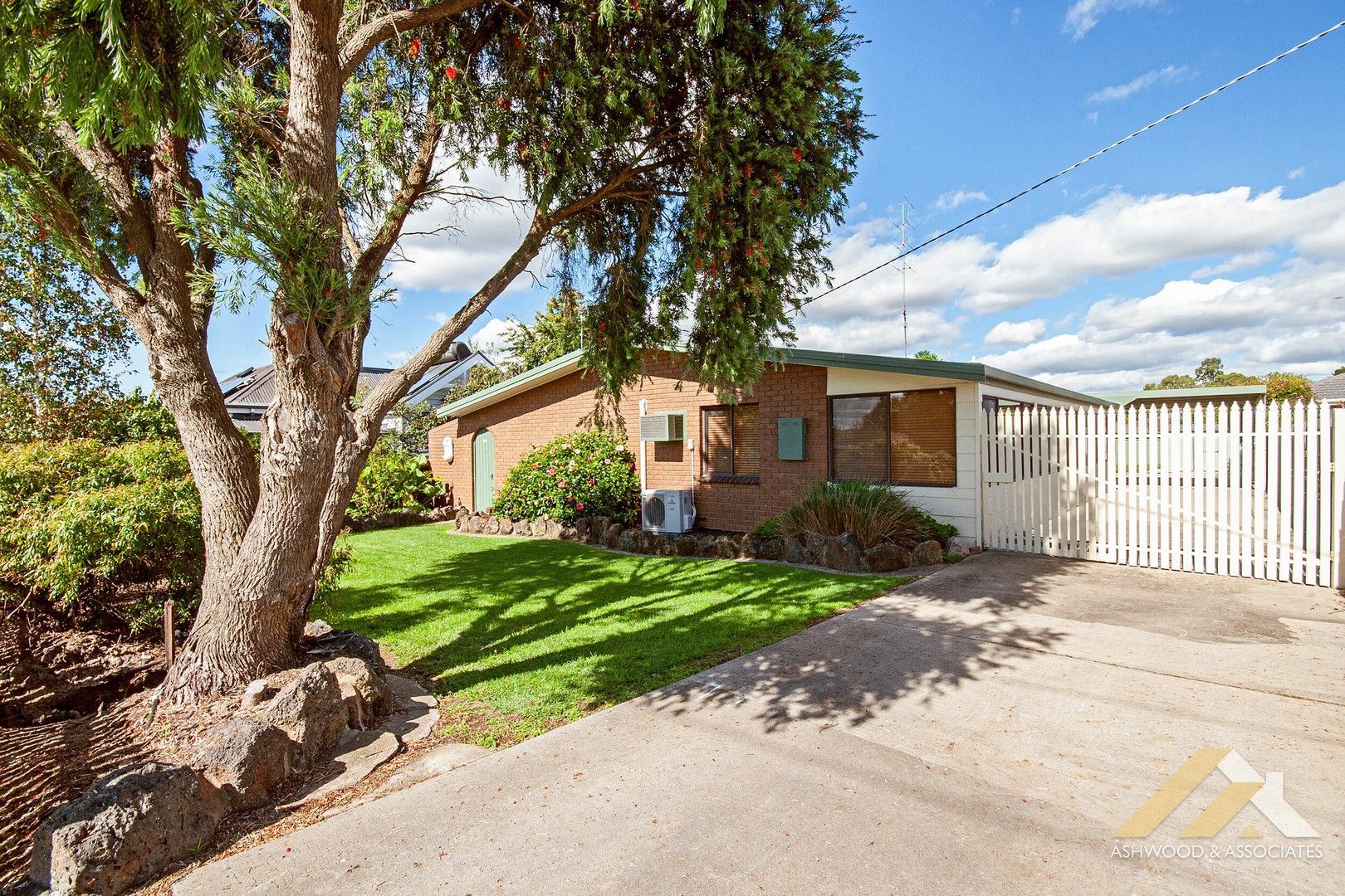 2 bedrooms House in 169 Moroney St BAIRNSDALE VIC, 3875