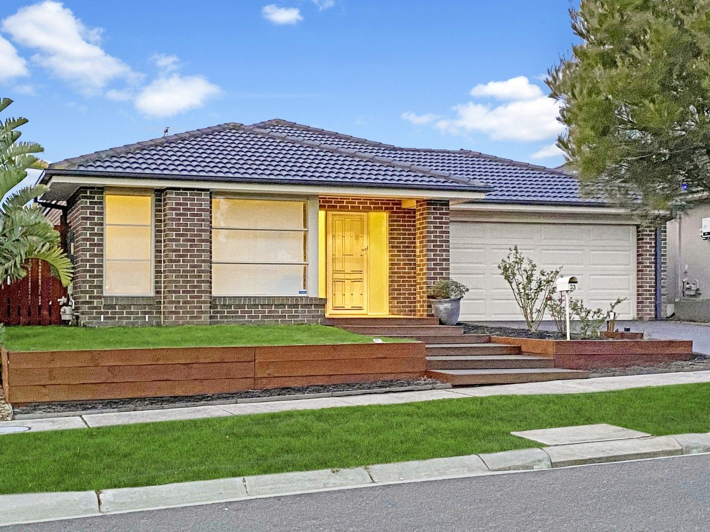 33 Black Gum Crescent, Cranbourne West VIC 3977, Image 0